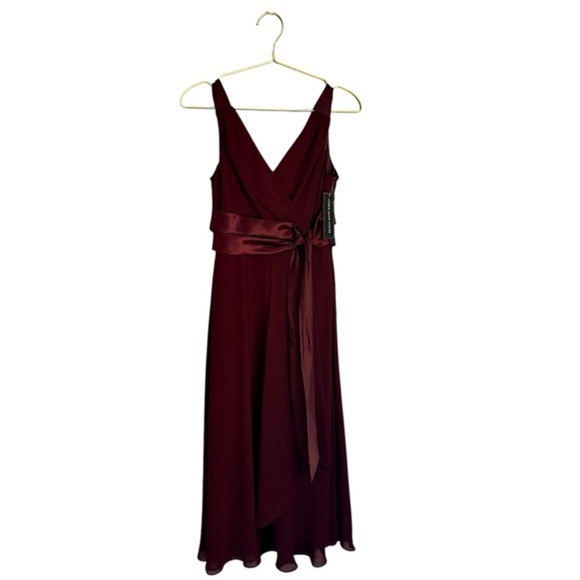 Jones Wear Dresses & Skirts - Jones Wear Dress Burgundy Cocktail dress with satin bow. Midi Dress Size‎ 6 NWT